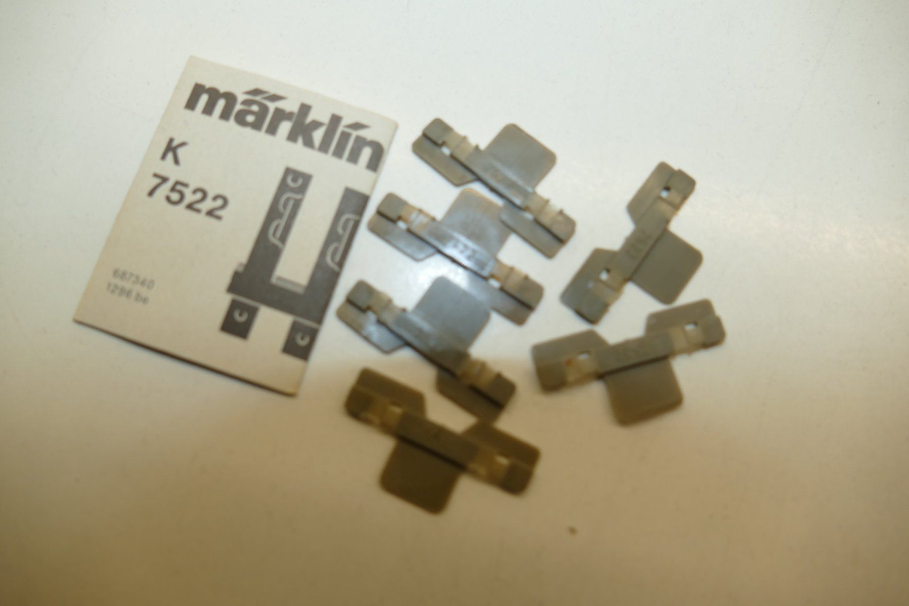 Märklin Modelleisenbahnen: Märklin H0: 6xMittelleiter-Isolierung – Neu (gemäss Beschreibung) aus Niederhasli von rail-duerst 1