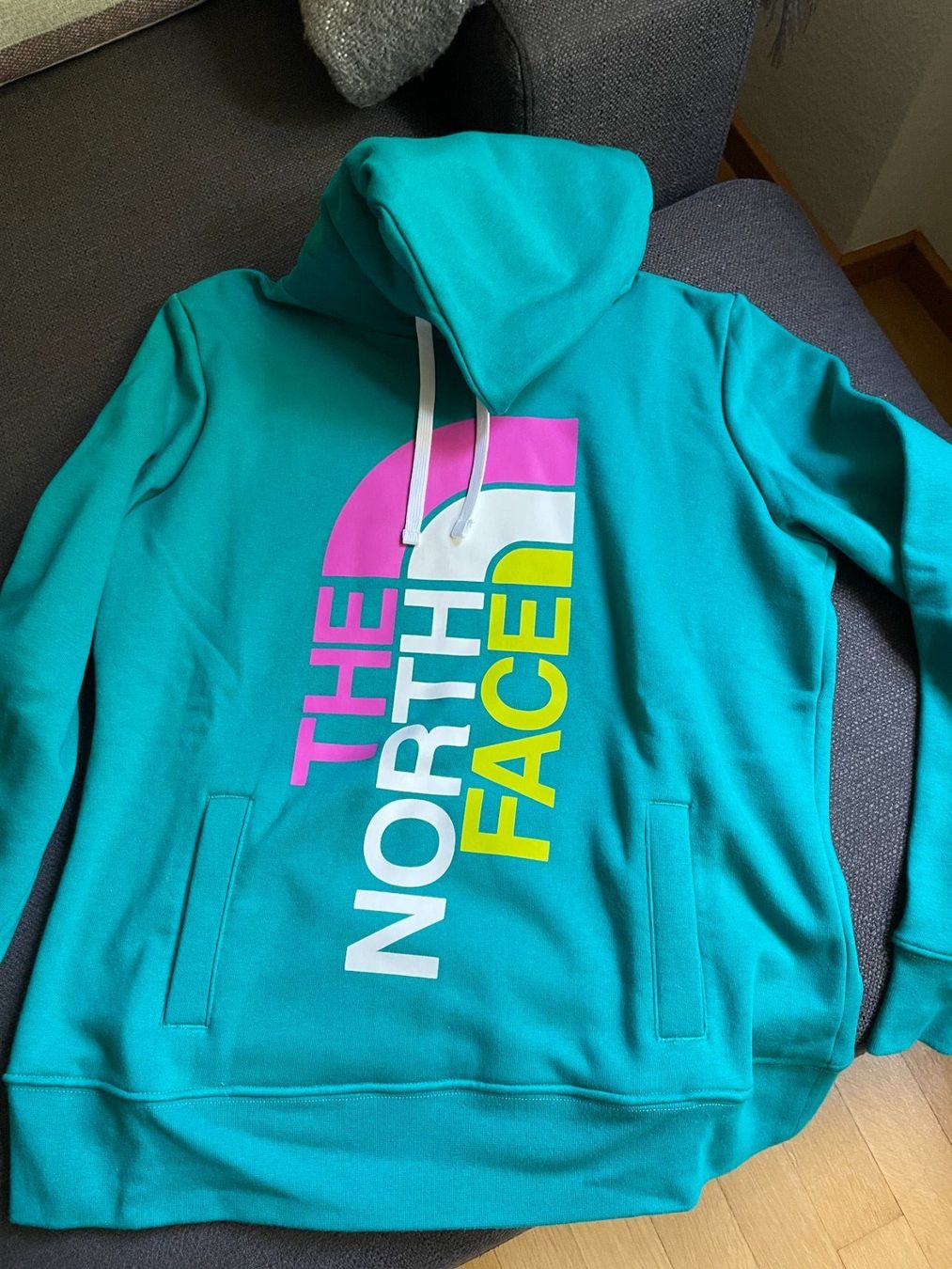 North Face Maglioni & Felpe: Felpa North Face mai usata – Nuovo (secondo la descrizione) da Meilen venduto da val_tsv8