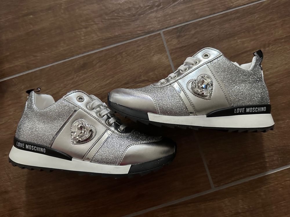love-moschino-schuhe-kaufen-auf-ricardo