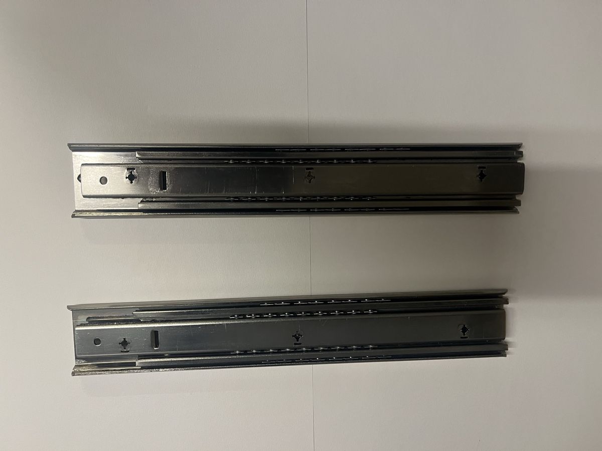 USM Étagères: USM Teleskopauszug 350 mm gebraucht – D'occasion à Schliern b. Köniz par paki66 1