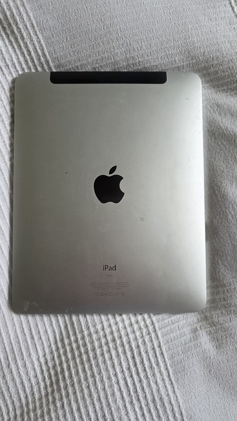 Apple Tablet PC: ipad 2010 1th gen 64 gb  – Usato da Orbe venduto da Orbaus