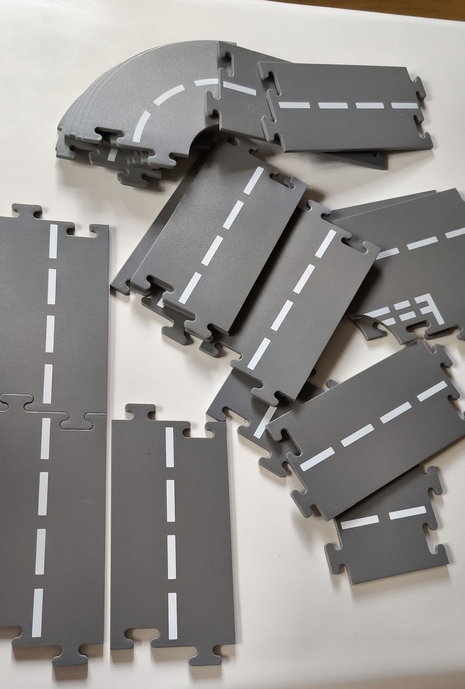 Bea Giocattoli: Play Race Track Roadway Pieces - Bea – Nuovo (secondo la descrizione) da Ins venduto da zirila
