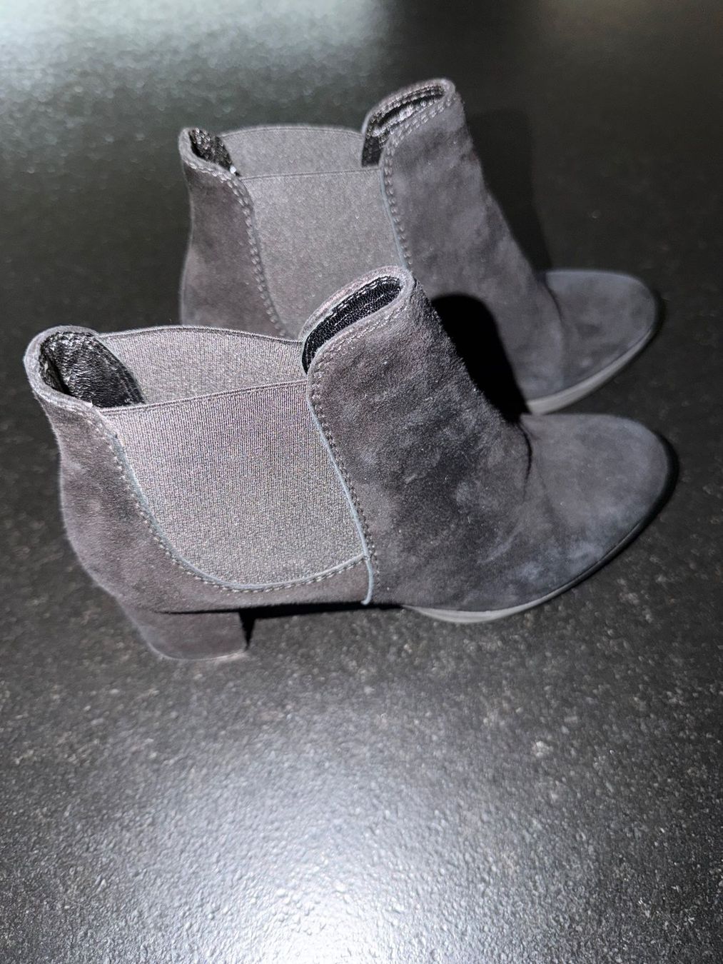 Damenschuhe: Schwarze Wildleder Stiefeletten, Grösse 37 – Gebraucht aus Suhr von Panok 1