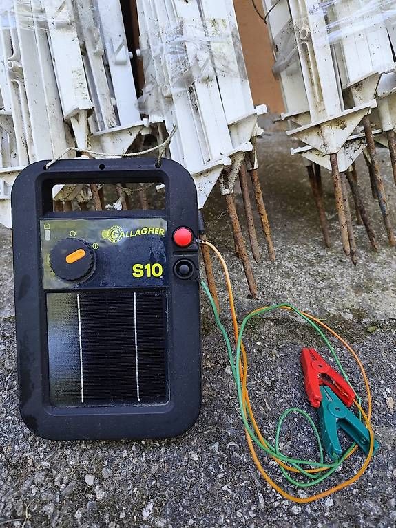 Altre attrezzature per stalle: GALLAGHER S10 + 35 Pali – Usato da Odogno venduto da Eurobit