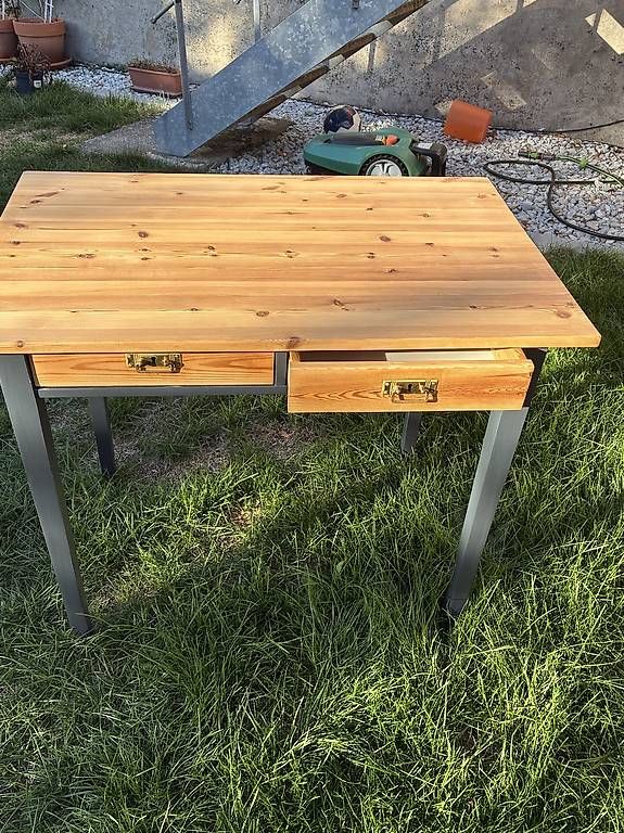 Bureaux: Petite table -bureau  – D'occasion à Granges-Marnand par luciole04 1
