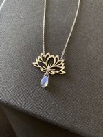 Collier lotus et labradorite en acier inoxydable