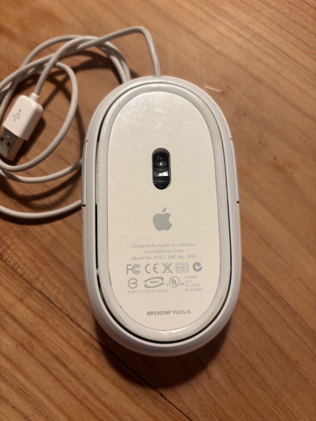 Apple Maus: Apple Mighty Mouse - USB Maus weiss (A1152) – Gebraucht aus Winterthur von JAKU.SPACE 2