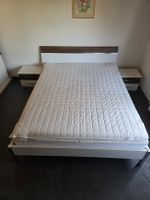Doppel-Bett komplett mit 2 Nachttischchen 2 Schubladen