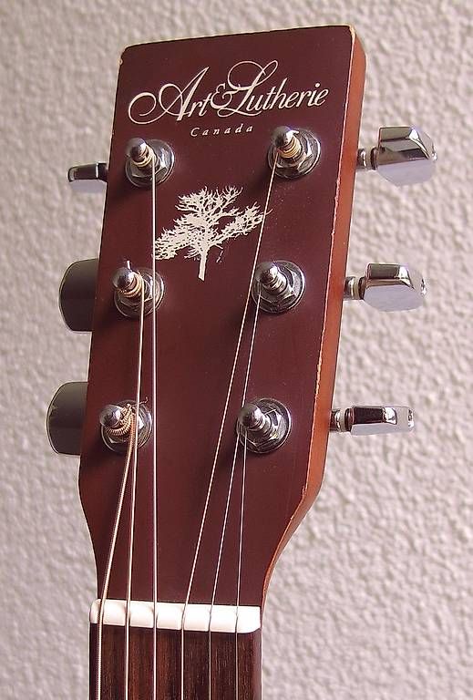 Strumenti musicali: Canadian Steel-String Dreadnought with Solid Cedar Top – Usato da Sursee venduto da xis_r8j9