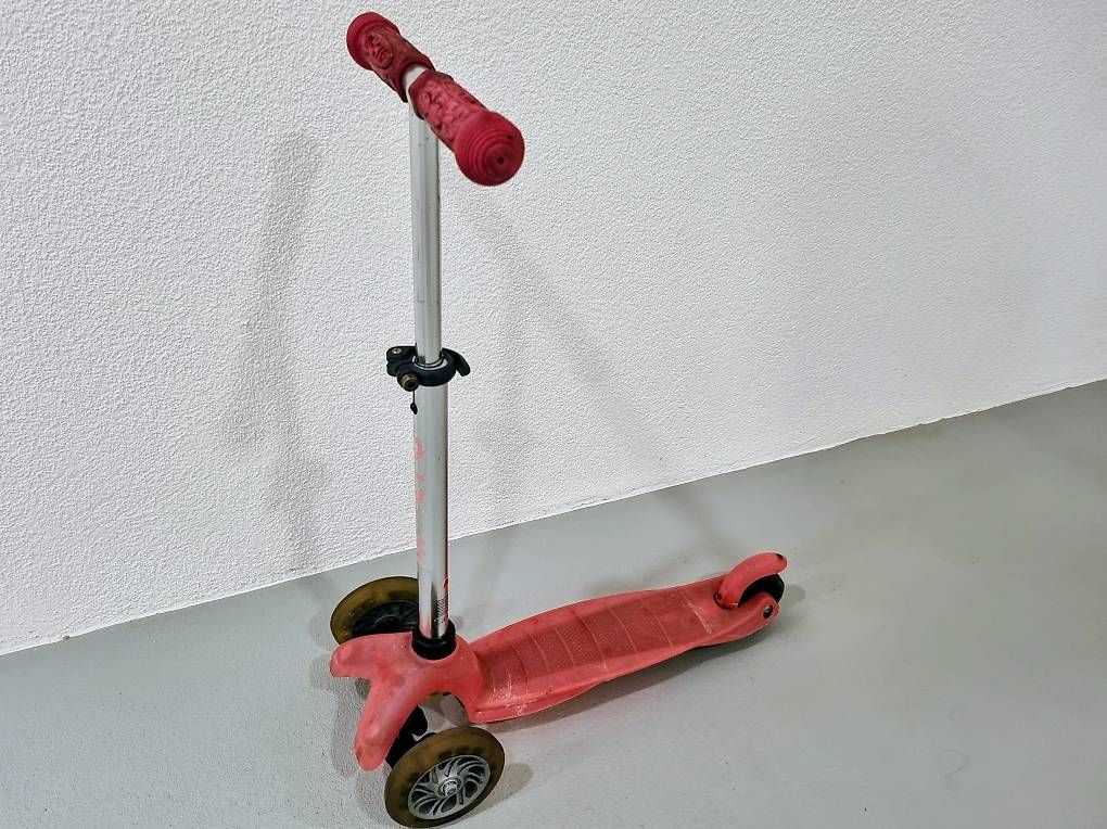 Micro Veicoli per bambini: Kinder-Trottinett Mini Micro (pink) – Usato da Bätterkinden venduto da Stein80 1