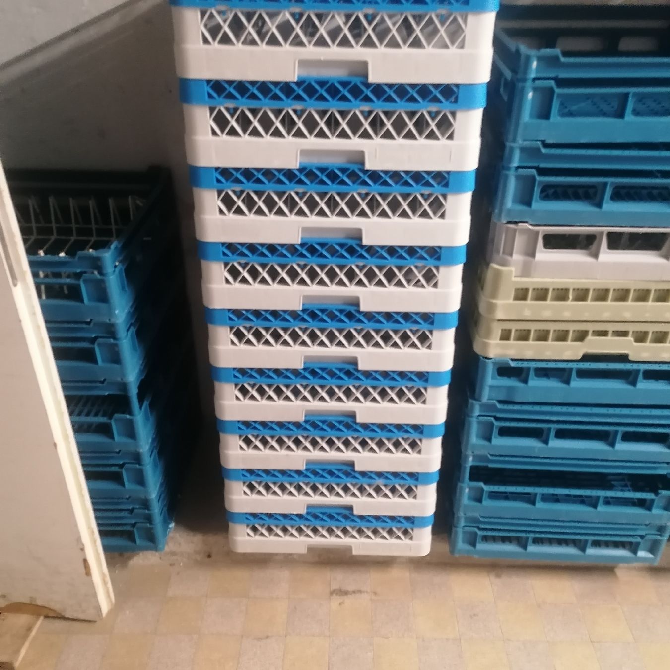 Elettrodomestici da cucina: Gläserkorb 25 Gläser – Usato da Hemmental venduto da Gersau0