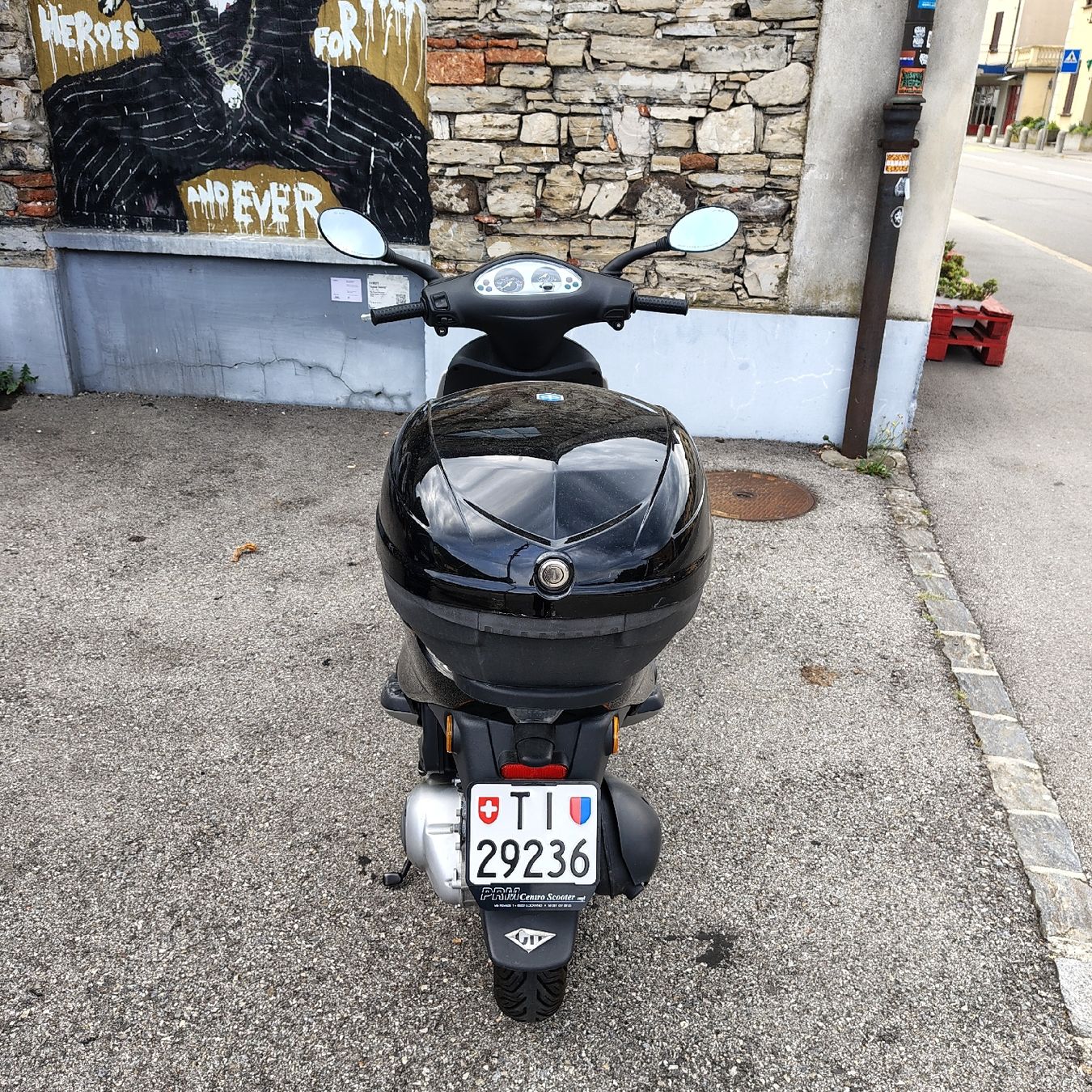 Piaggio Scooters: 2010 Piaggio 125 Fly – D'occasion à maroggia par tondo_Music 1