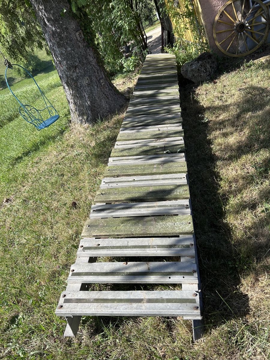 Altre attrezzature per stalle: Alurampe , Mistrampe – Usato da Herznach venduto da Canadia 3