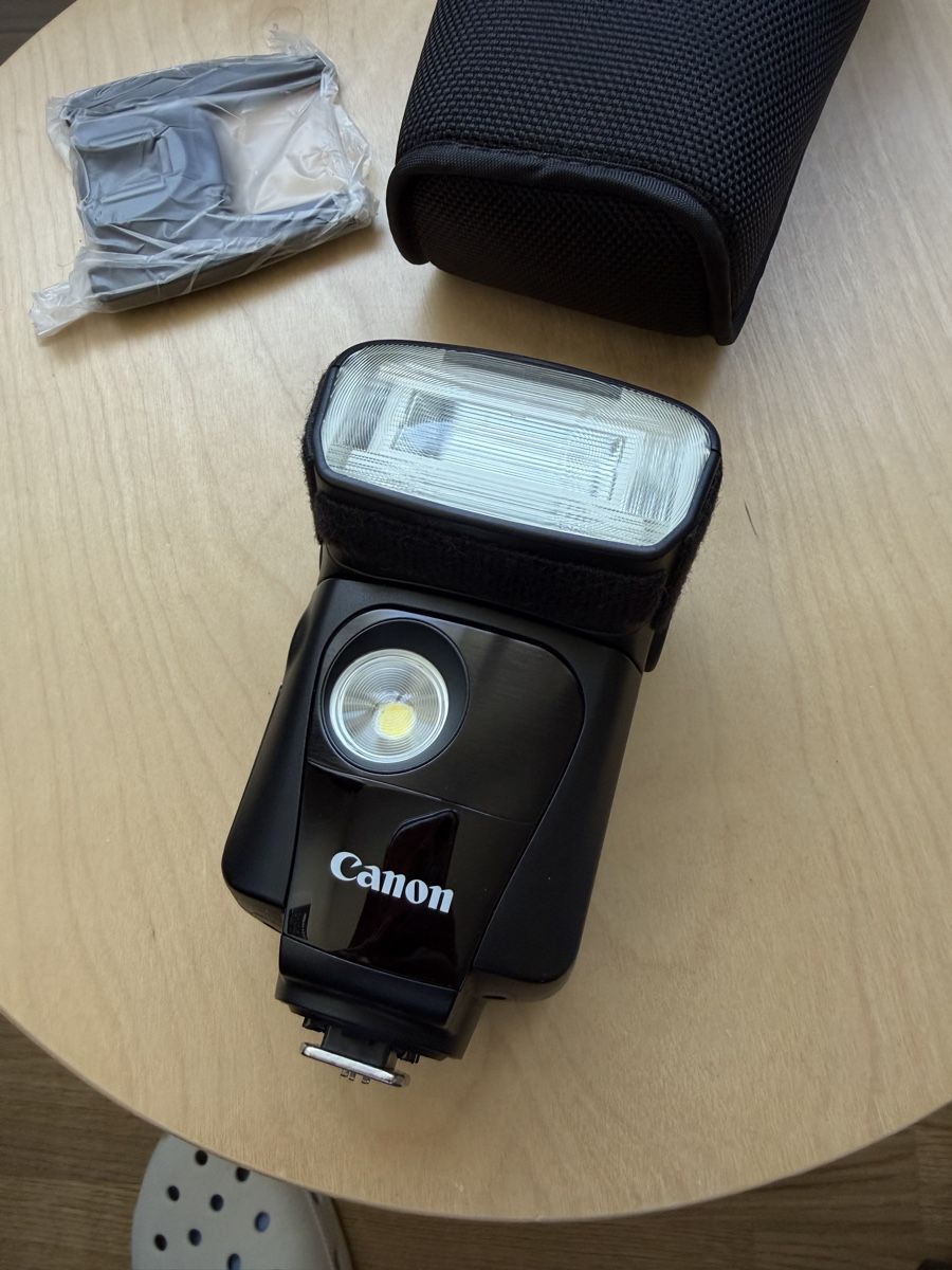 Canon Flash: Canon Speedlite 320EX – Usato da Zürich venduto da Nickel_Finn
