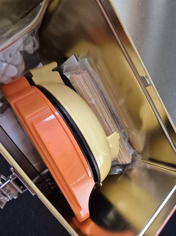 Elettrodomestici da cucina: Macchinetta per Cake Pop NUOVA – Usato da Giubiasco venduto da vdv_9z9n