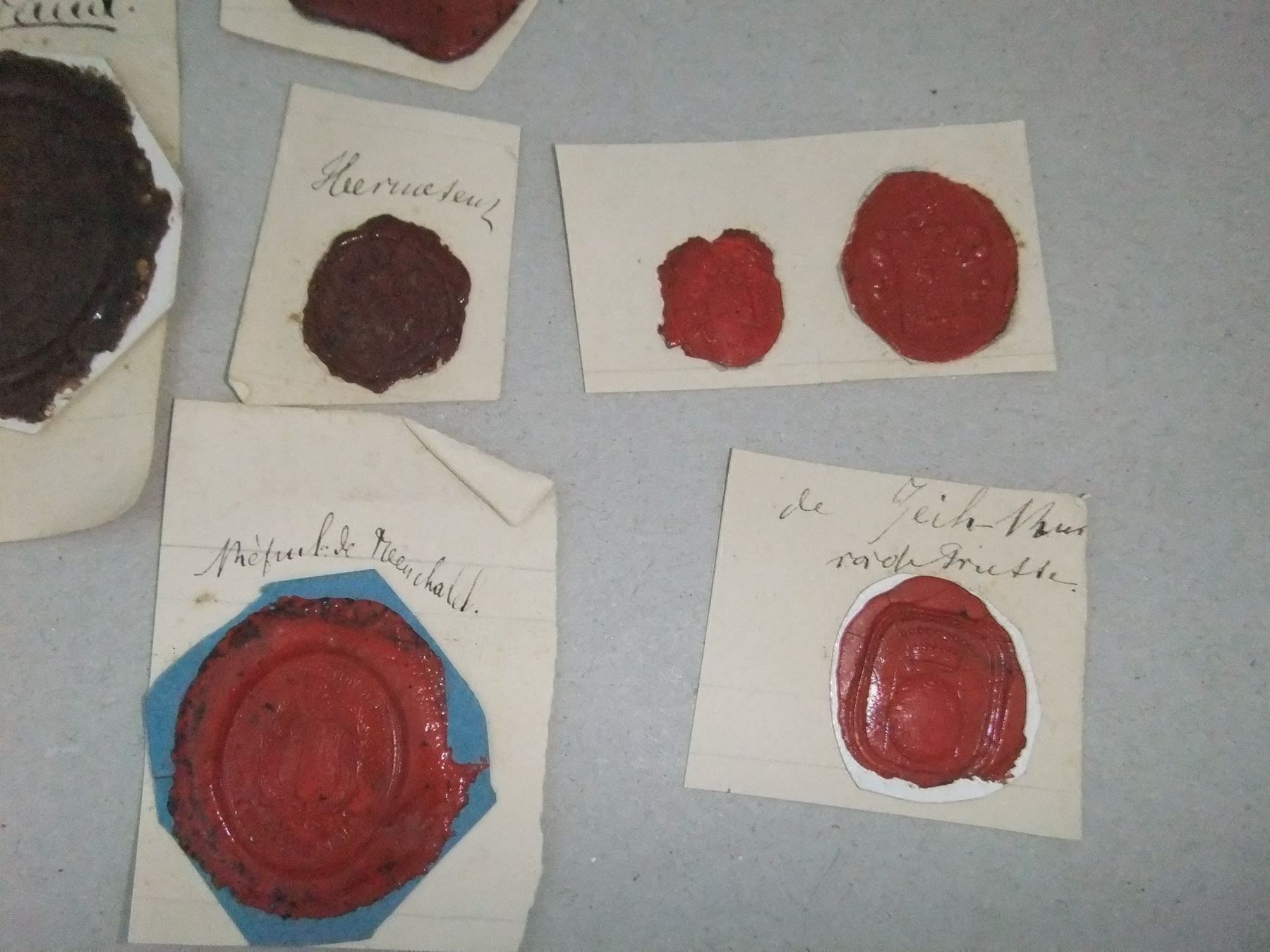 Stempel: Antike Wachssiegel – Gebraucht aus Esslingen von eintagammeer 2