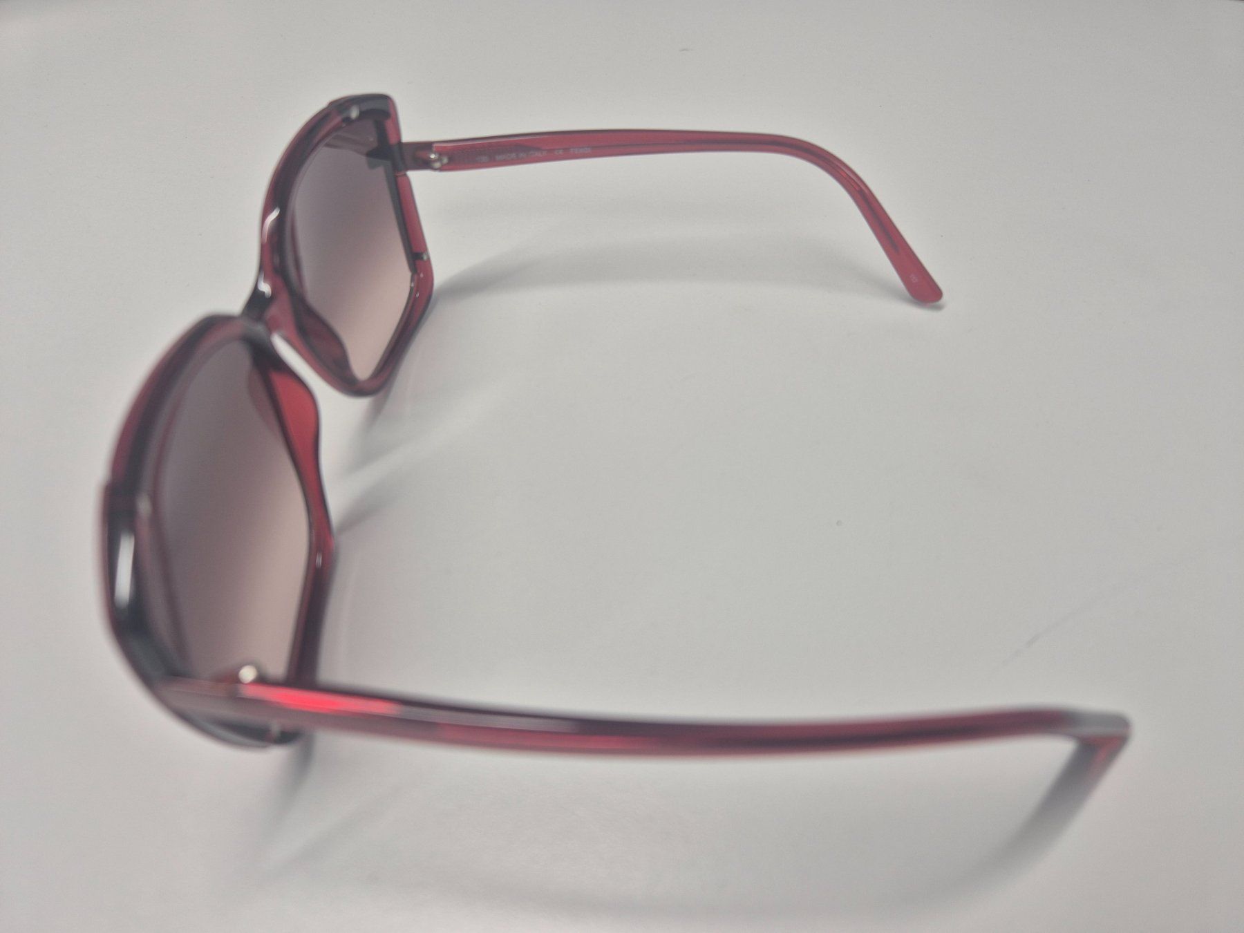 Brillen & Gläser: Sonnenbrille Damen, rot – Gebraucht aus Luzern von lupol_Verwertungen 2