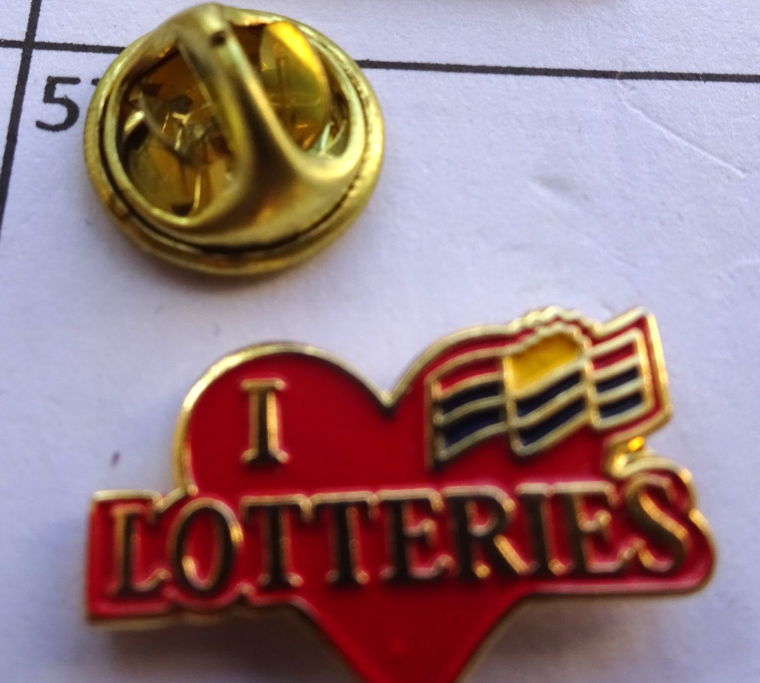 Placchette & Badge: Pin  I  LOTTERIES Herz – Usato da Utzenstorf venduto da BUtter81