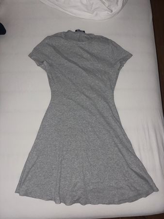 Kleid grau grösse L guter Zustand