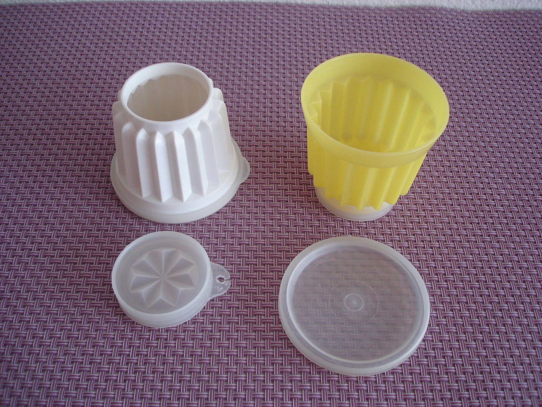 Tupperware Contenitori & Simili: 8 Vintage Tupperware Puddingförmchen 1970er Jahre – Usato da Regensdorf venduto da anna059 3