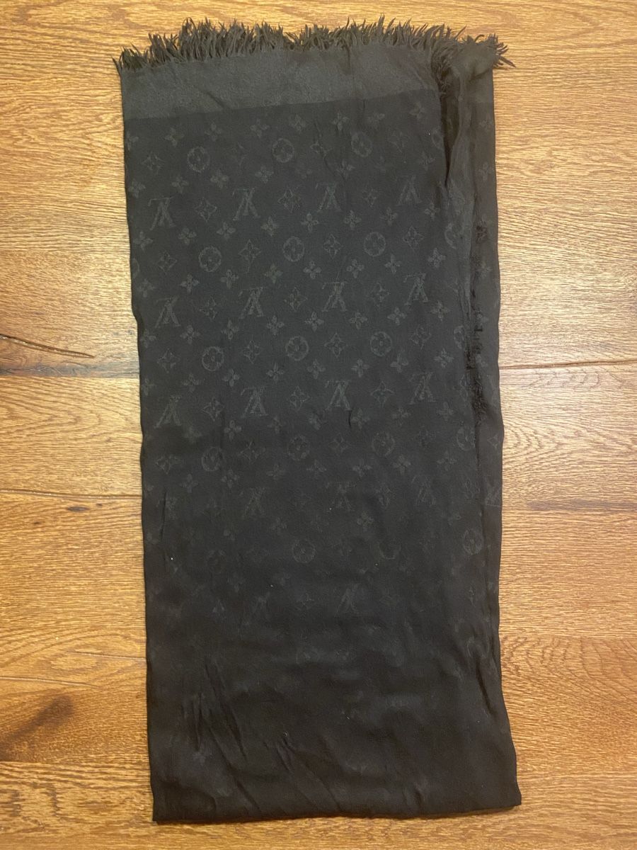 Louis Vuitton Foulard & Sciarpe: Louis Vuitton Schal Monogram schwarz – Usato da Adliswil venduto da jes_lv9x 4