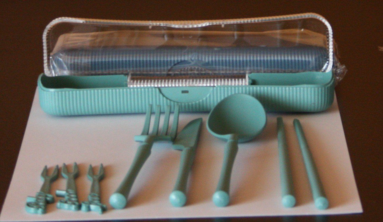 Ciotole: 4 Schüsseln mit Besteck NEU Picknick Camping – Nuovo (secondo la descrizione) da Flüelen venduto da Diversicum-Shop 7