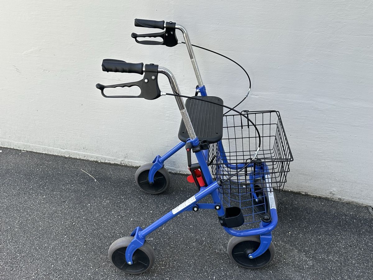 Ausili per la deambulazione: Rollator mit Sitz und Korb - wie neu! – Nuovo (secondo la descrizione) da Pfäffikon ZH venduto da 0iB4F 2