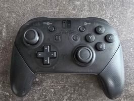 Switch Pro Controller, kleine Gebrauchsspur, funktionsfähig