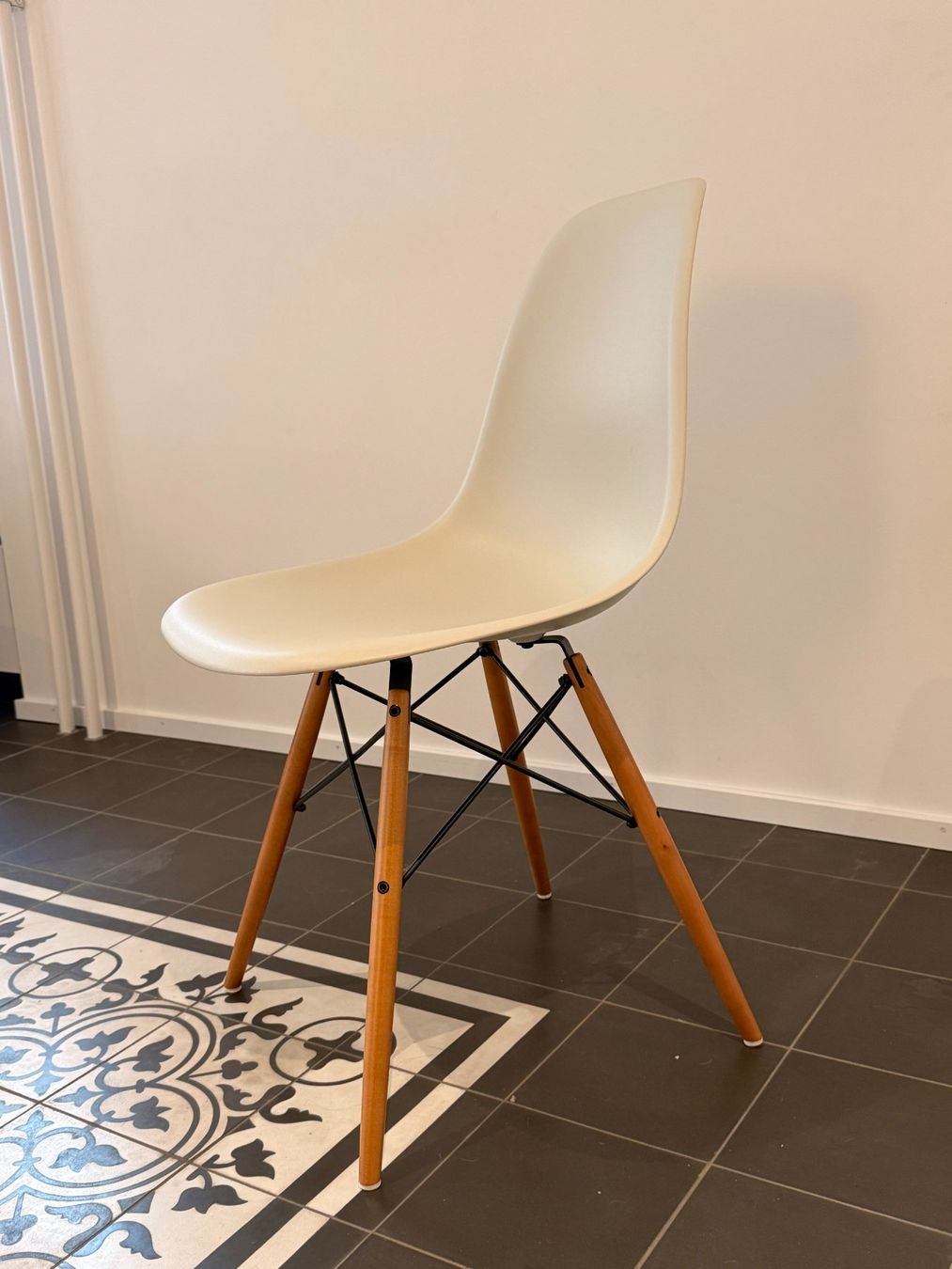 Vitra Sedie: 4 Stühle von Vitra - Eames Plastic Side Chair DSW – Nuovo (secondo la descrizione) da Zürich venduto da kiddoroboto 1
