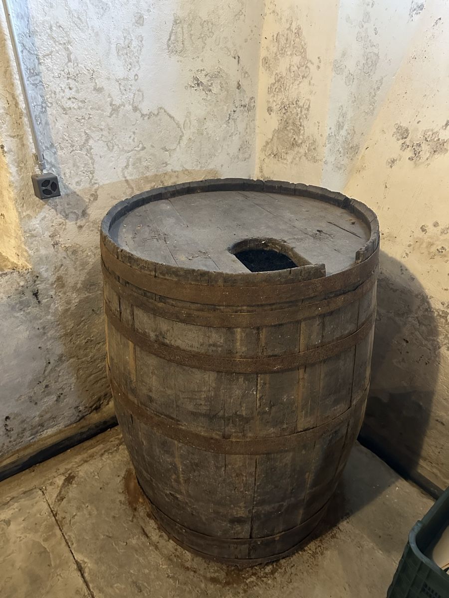 Sonstiges: Altes Wein-/ Holzfass aus Eiche – Gebraucht aus Hombrechtikon von movoko01