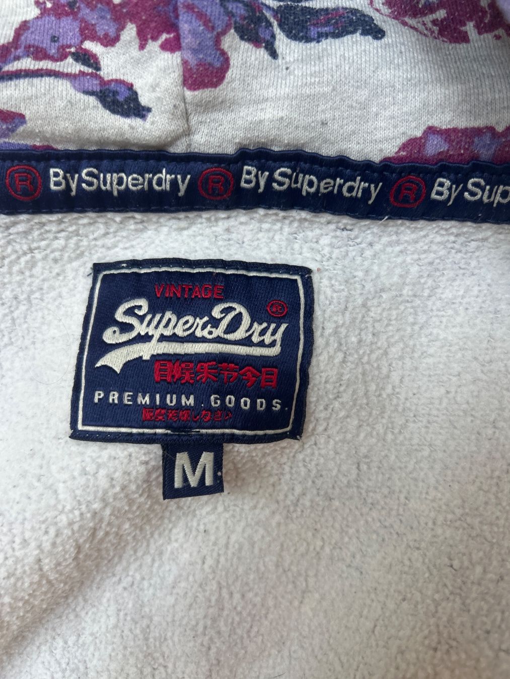 Pulls & Sweat-shirts: Kapuzenjacke Gr. M – D'occasion à Iseltwald par Waldisch 3