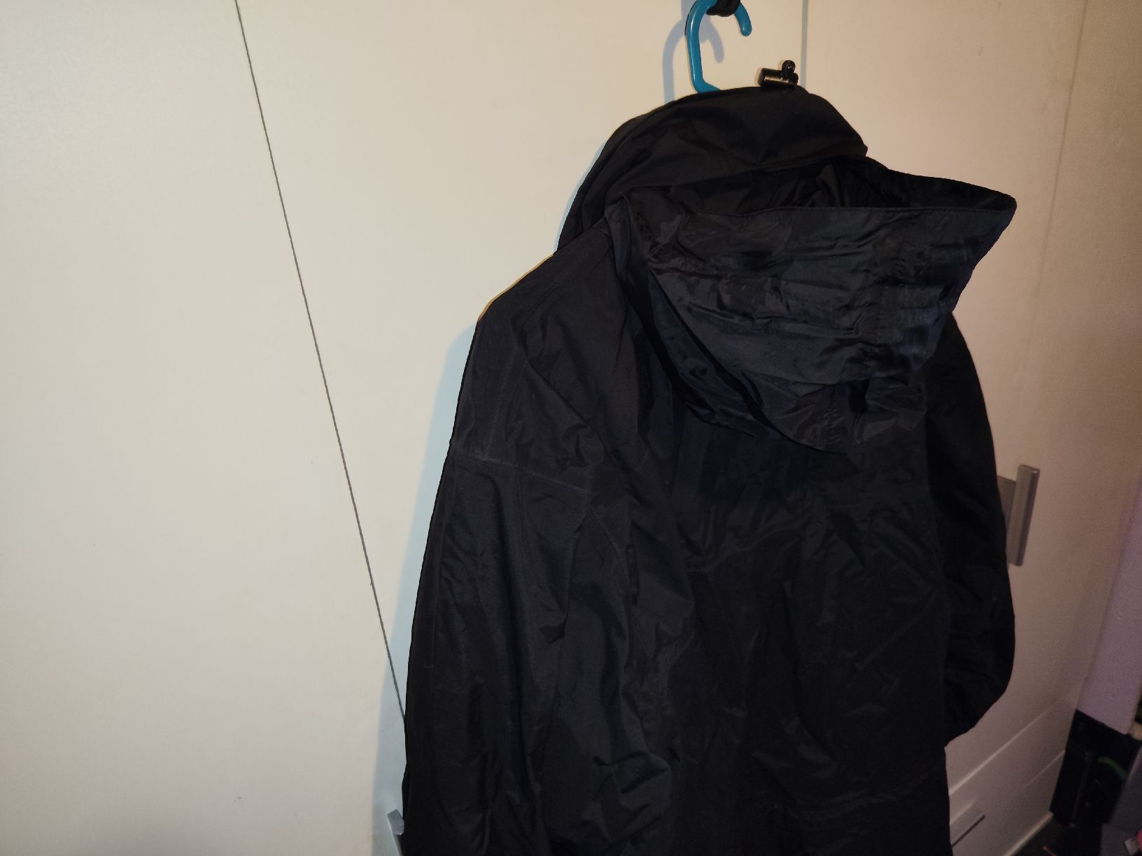 Helly Hansen Jacken: Helly Hansen Helly Tech Regenjacke Schwarz XL – Gebraucht aus Rothrist von SiddharthaMoon 1