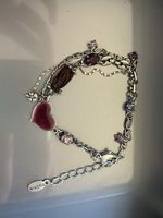 Armband Pilgrim silberfarben mit Herzanhänger und Steinen