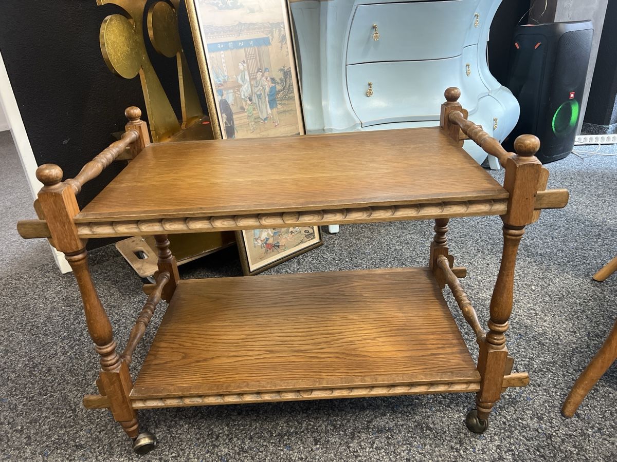Servierwagen: Retro Servierwagen / Teewagen aus Holz, – Gebraucht aus Rorschach von TrendyDeals