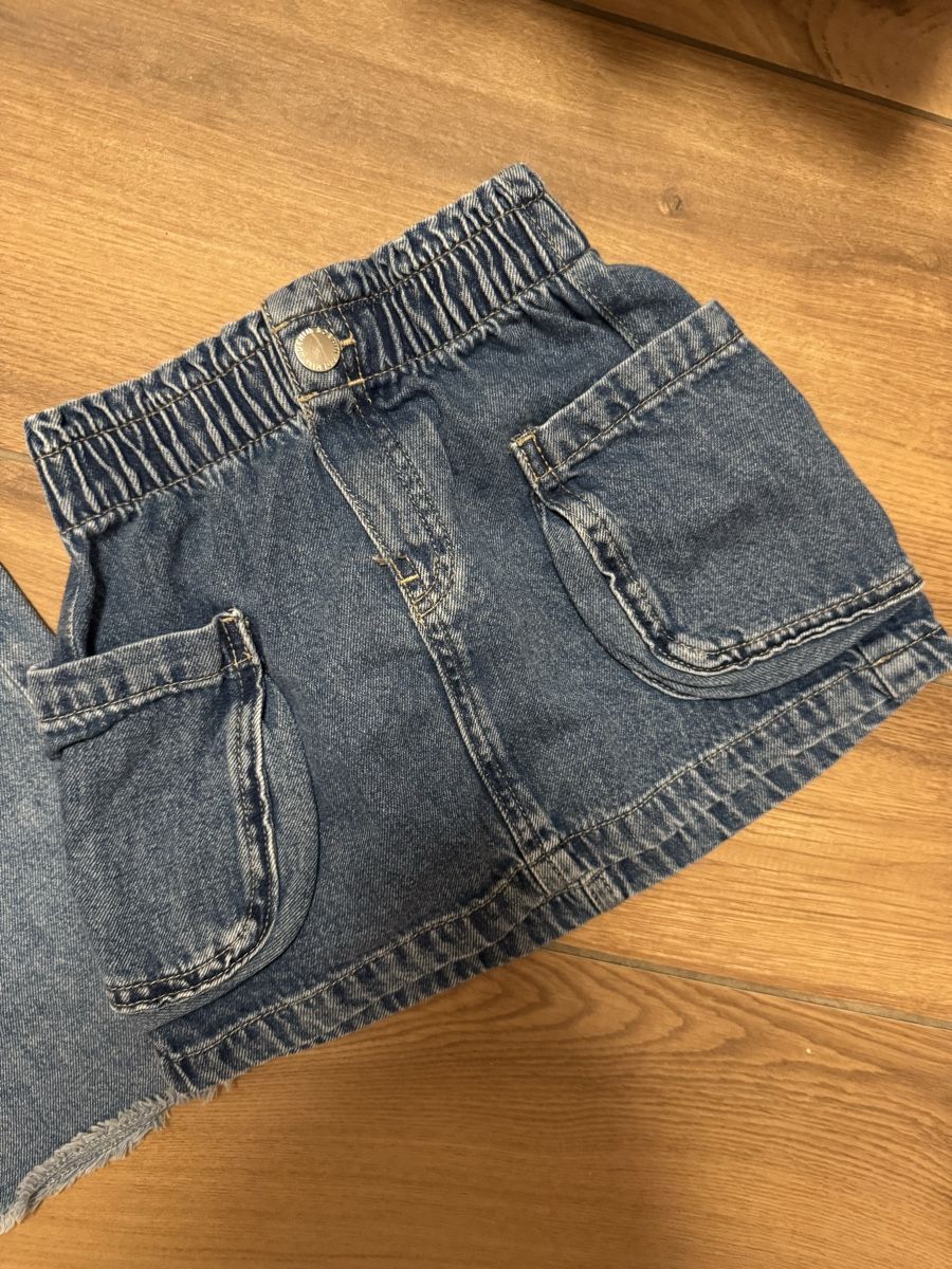 H&M Pantaloni: H&M Rock und Jeans – Nuovo (secondo la descrizione) da Zürich venduto da iva_c9dw 1