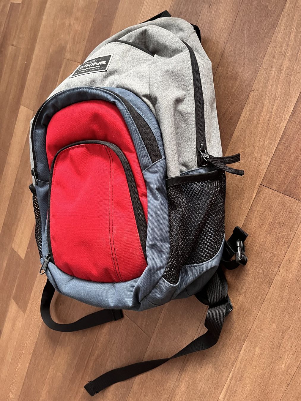 Dakine Zaini: Dakine Rucksack mit Laptopfach – Usato da Schöftland venduto da Maha68 2