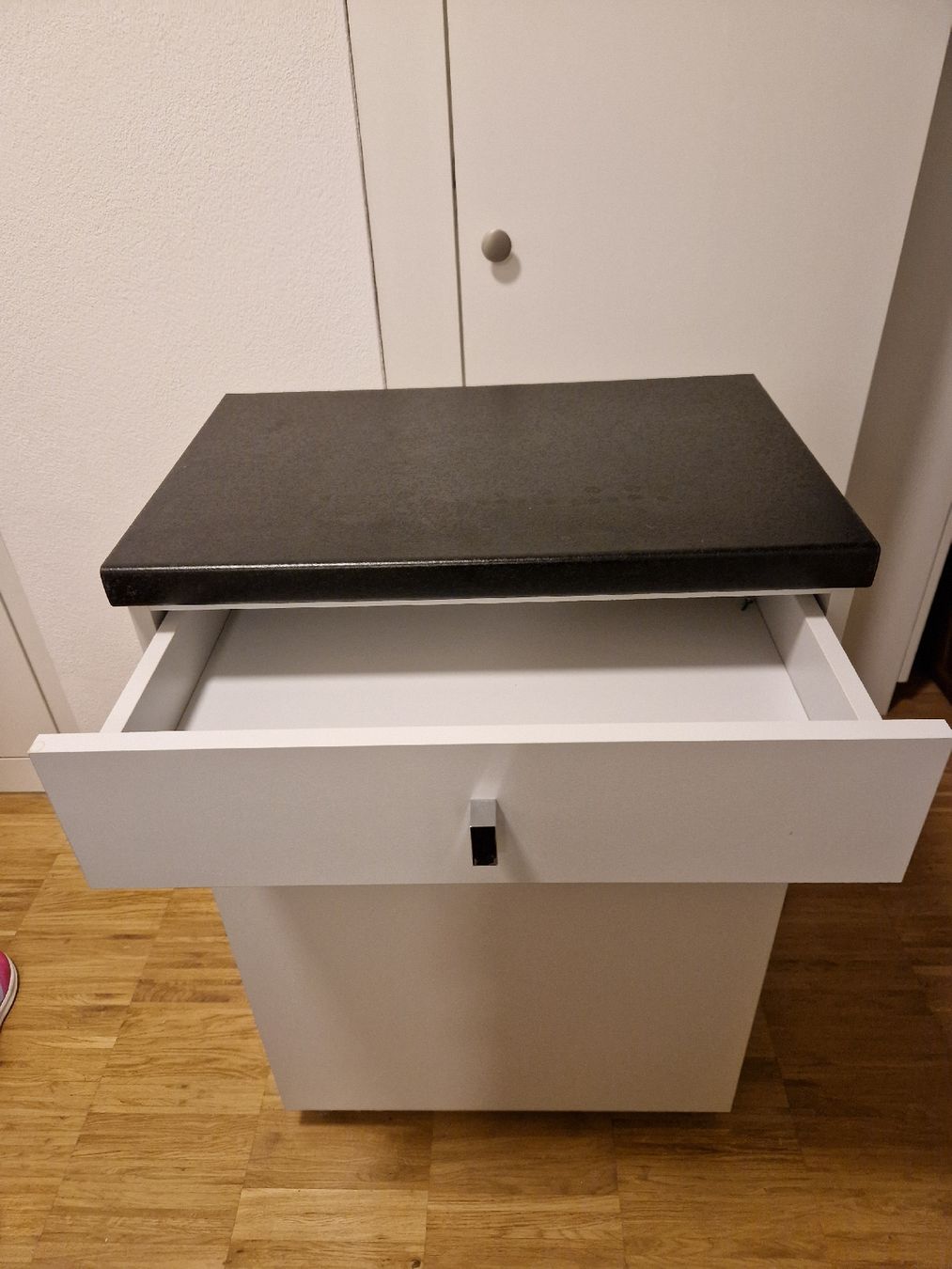 Komplettküchen: Mobile Kitchen Cabinet with Drawer and Shelf – Gebraucht aus Zürich von zvr_8cw6 4