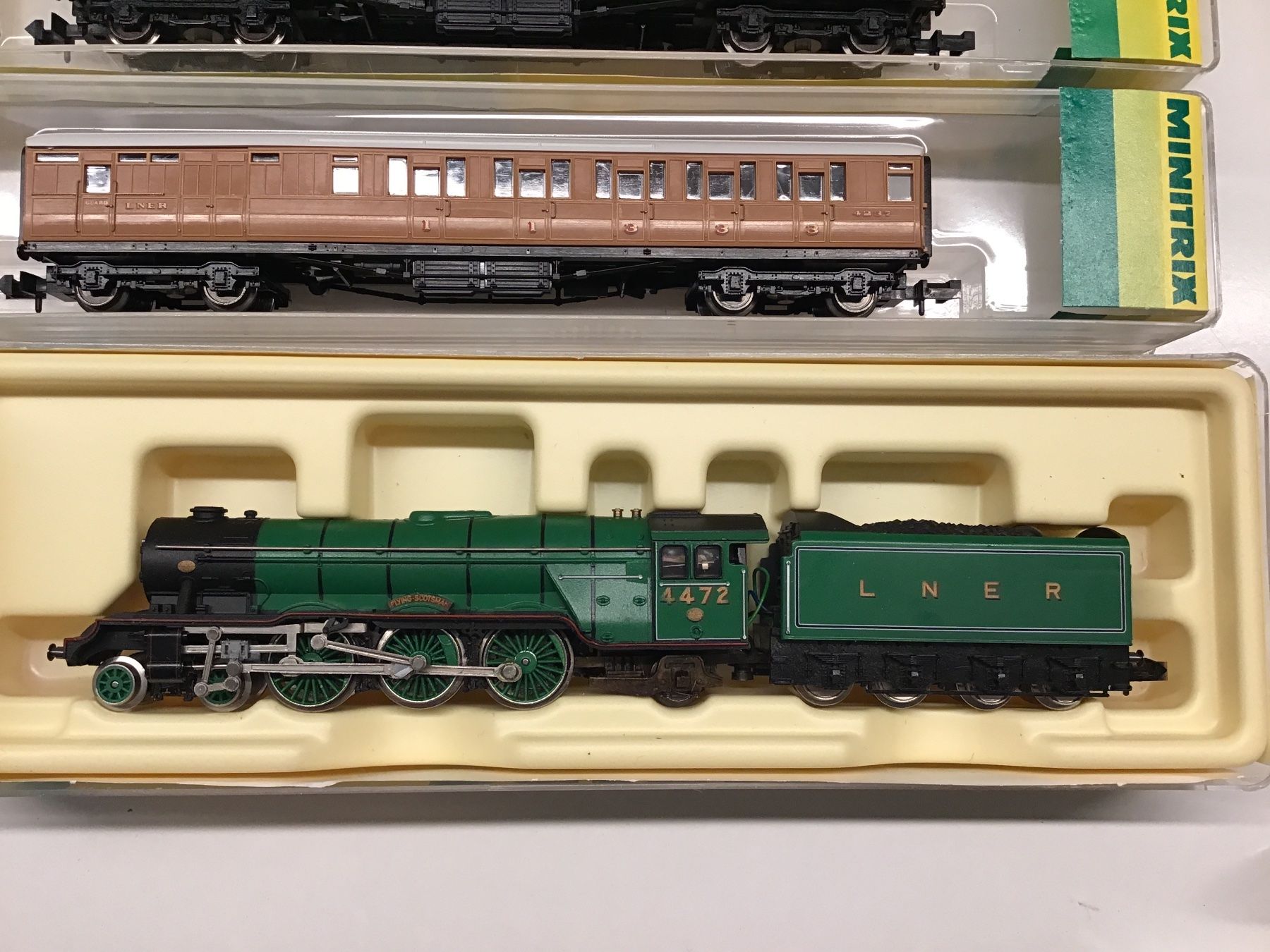 Trix Modelleisenbahnen: MINITRIX ENGLISCHER ZUG – Gebraucht aus Männedorf von Modellbau-wyss 3