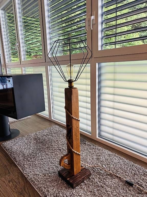 Lampade: Lampada con pialla di legno – Usato da S. Antonino venduto da raffosuisse 1