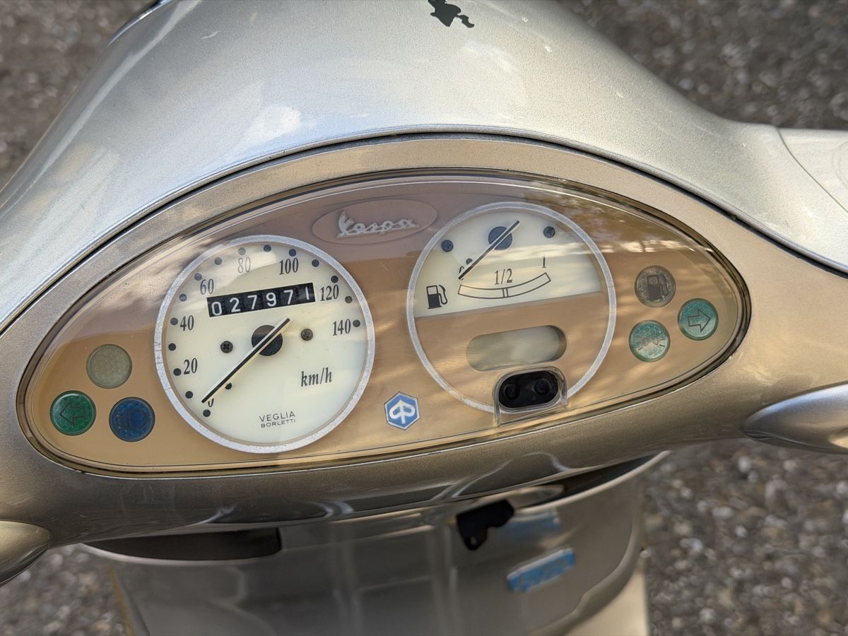 Piaggio Scooters: PIAGGIO Vespa 125 – D'occasion à Zullwil par Autocentersalii 3