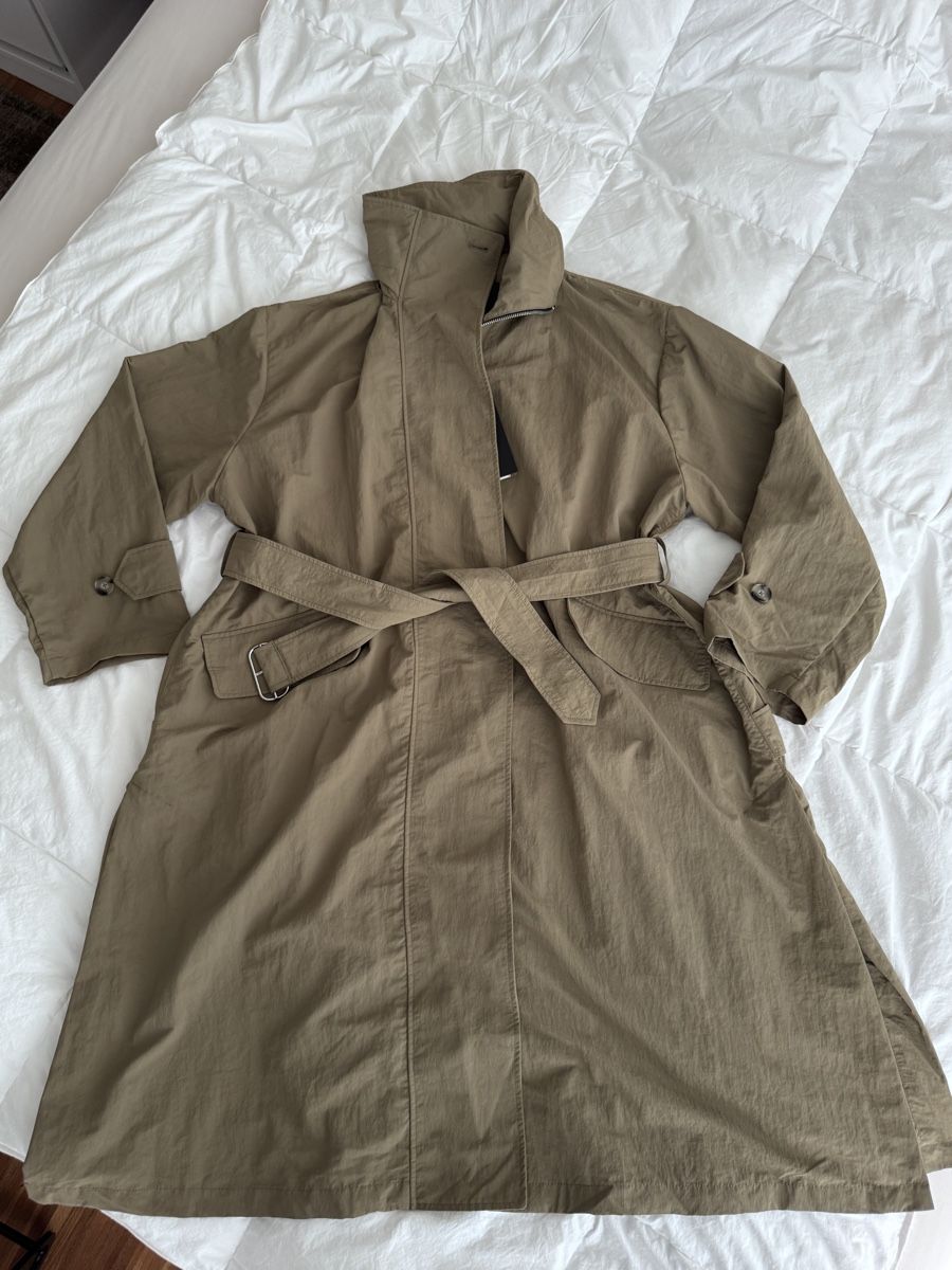 Massimo Dutti Cappotti: Massimo Dutti Baggy Trench Coat  - Wardrobe Essential – Nuovo e nell'imballaggio originale da Zürich venduto da Tanja_G88 1