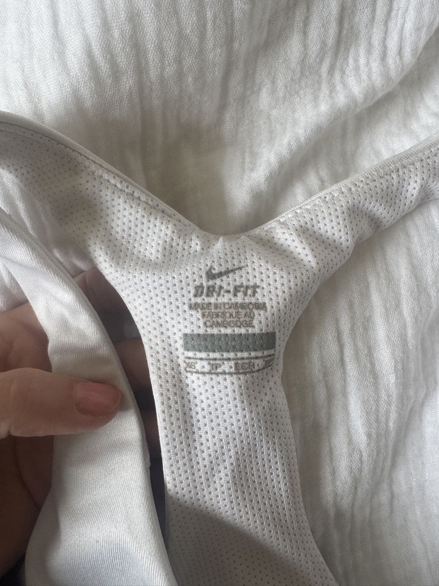 Nike Lotti di vestiti: Fitness-Set – Usato da Zürich venduto da bon_2bqg 1