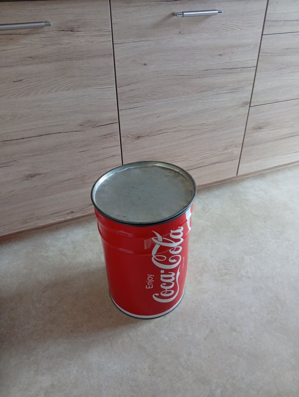 Contenitori & Simili: Coca-Cola Behälter Büchse Dose – Usato da Winterthur venduto da Rogue01 3