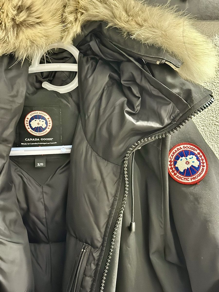 Canada Goose Giacche: Canada Goose Chateau Parka Daun Jacke – Usato da Kriens venduto da Ileriadiamore 1
