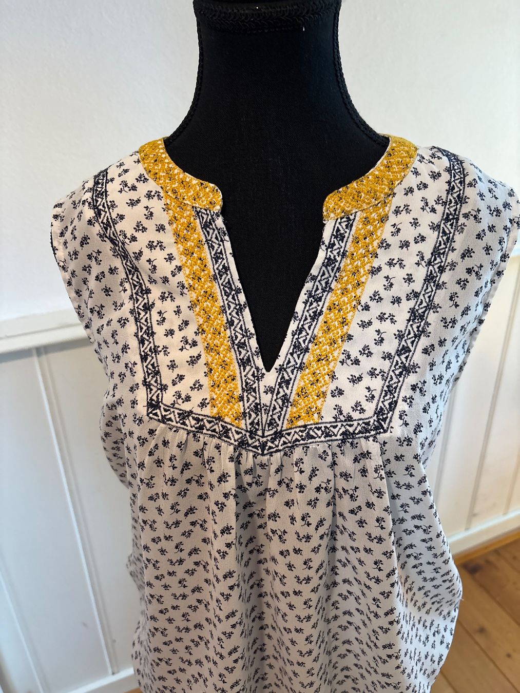 Camicette: Sommerbluse mit Blumenmuster, Gr. M, Esprit – Usato da Münchwilen TG venduto da BBJO 1
