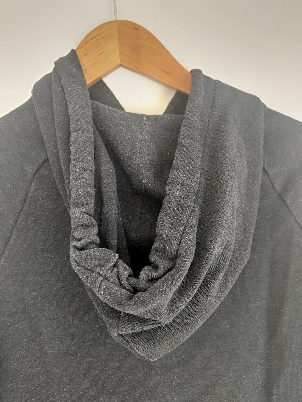 H&M Maglioni & Felpe: Hoodie / Kapuzenpulli Dunkelblau H&M – Usato da Wangen SZ venduto da scherpa1 4