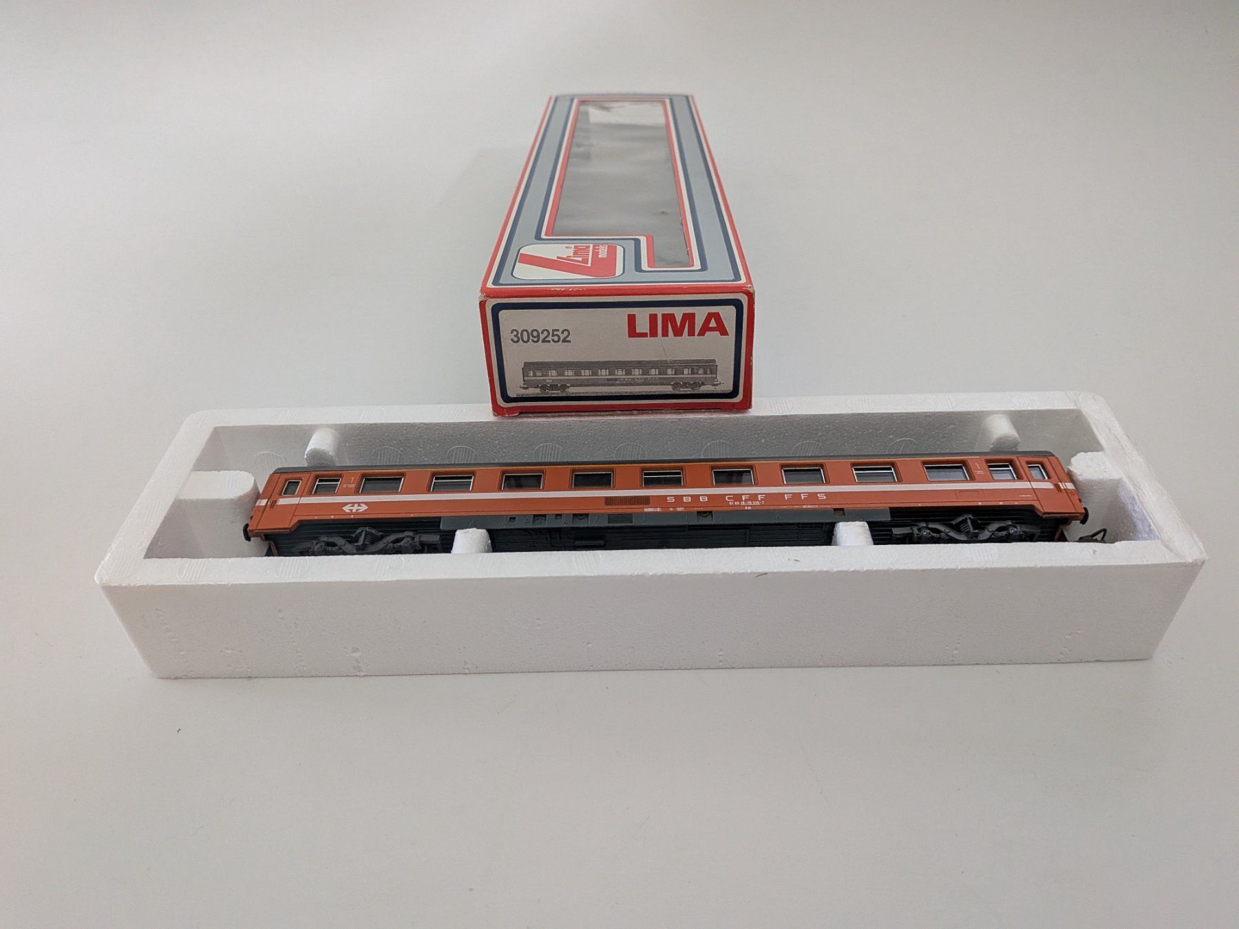 Lima Modellini di ferrovie: Lima Personenwagen 309252 – Usato da Künten venduto da Dfog 1