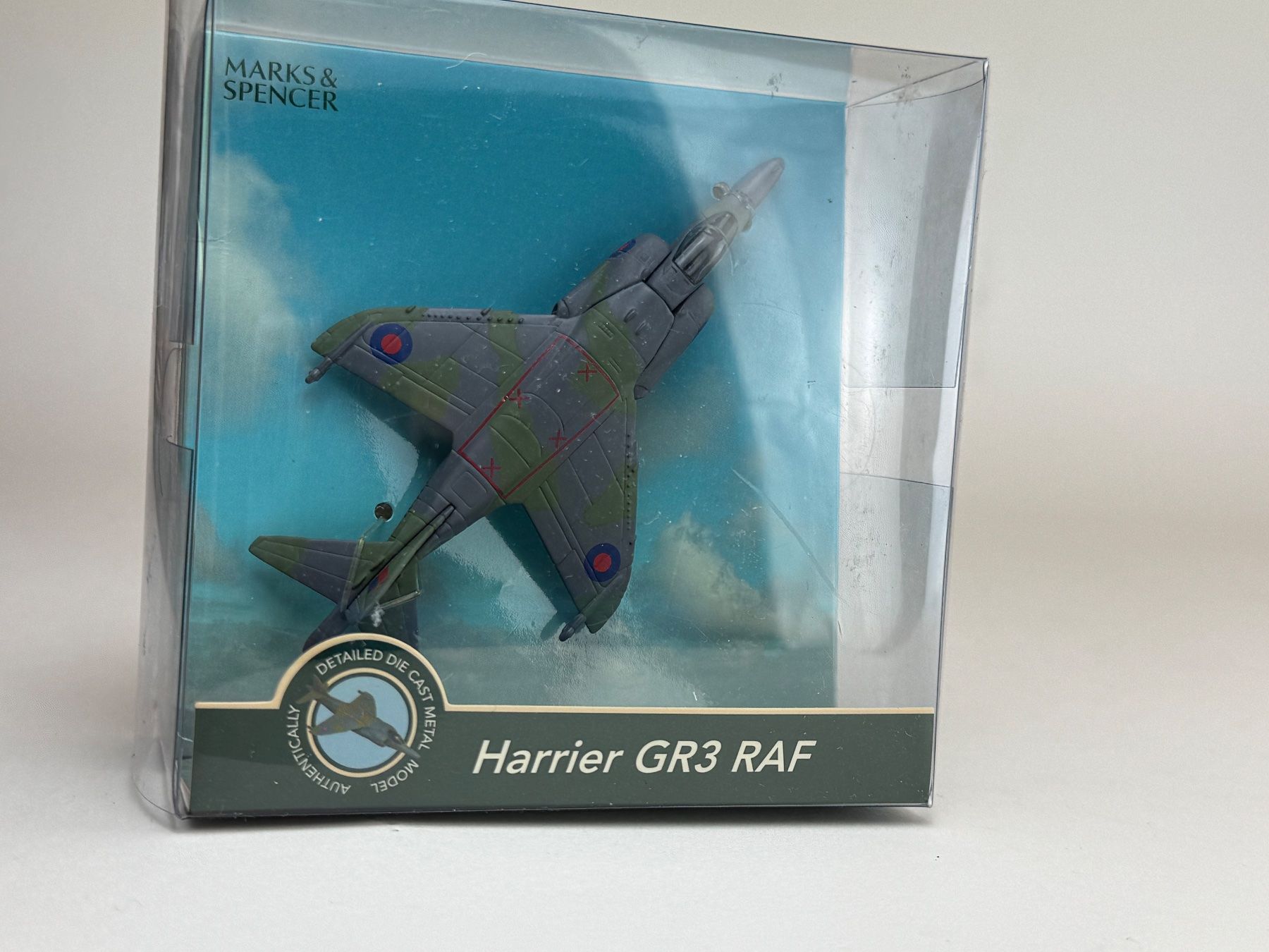 Corgi Toys Modellbausätze & Standmodelle: CH- Mark und Spencer Harrier GR3 RAF – Gebraucht aus Elm von Wikmtz