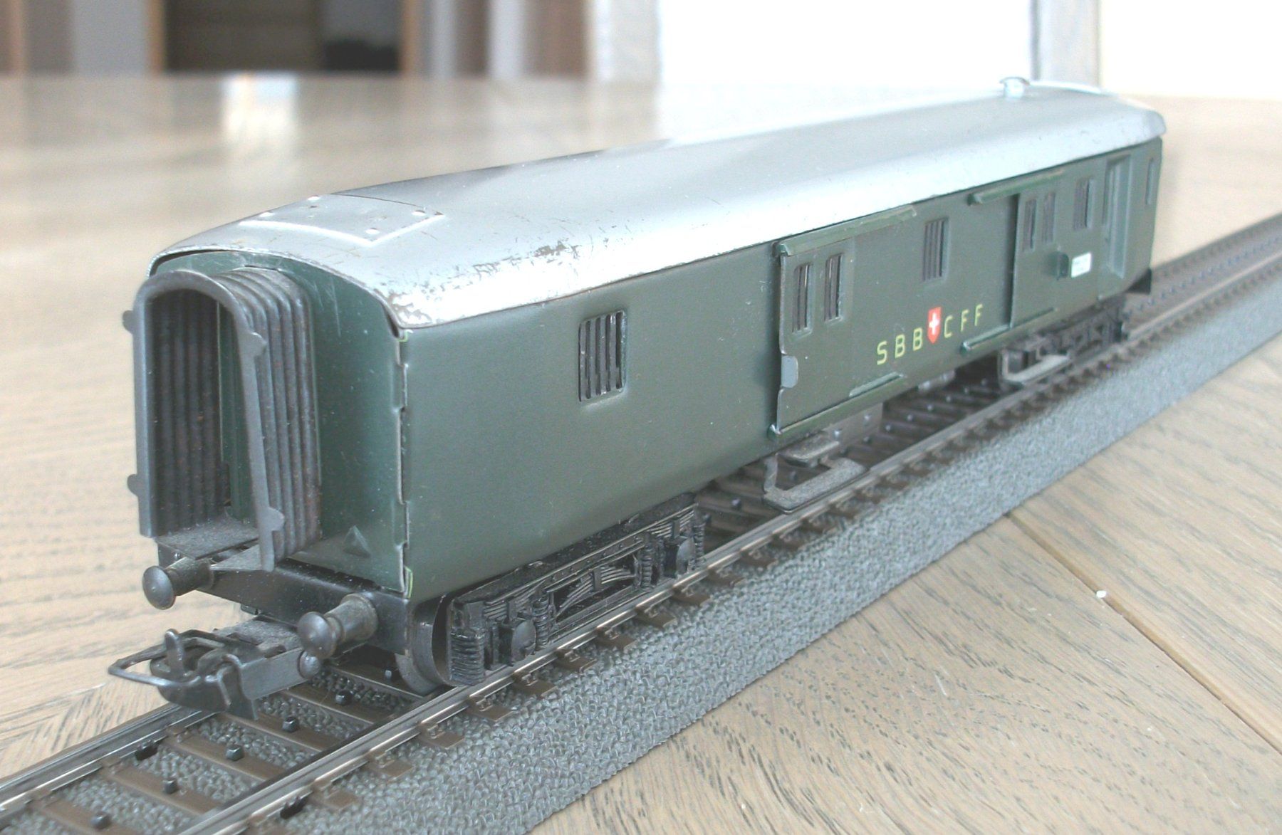 Märklin Modellini di ferrovie: grüner SBB-Gepäckwagen; OVP – Usato da St. Moritz venduto da Manu7500 1