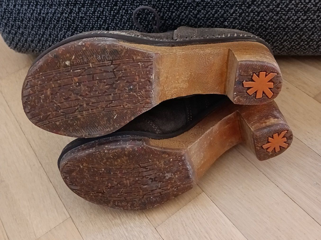 Art Damenschuhe: Bottines Art 38 en daim/talon bois – Gebraucht aus Corsier-sur-Vevey von SnomaS 4